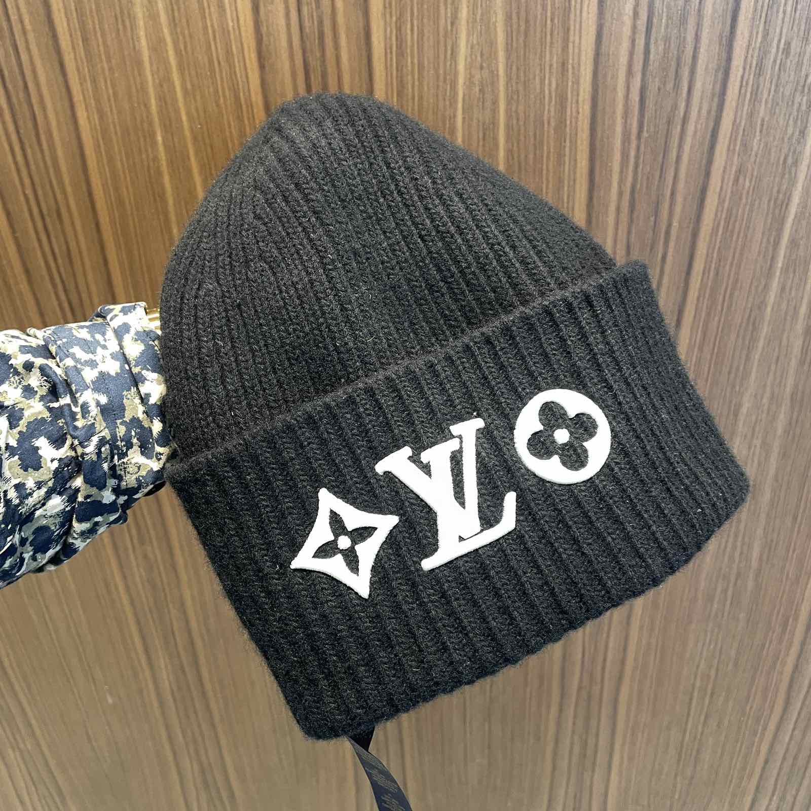 BLACK KNIT CAP