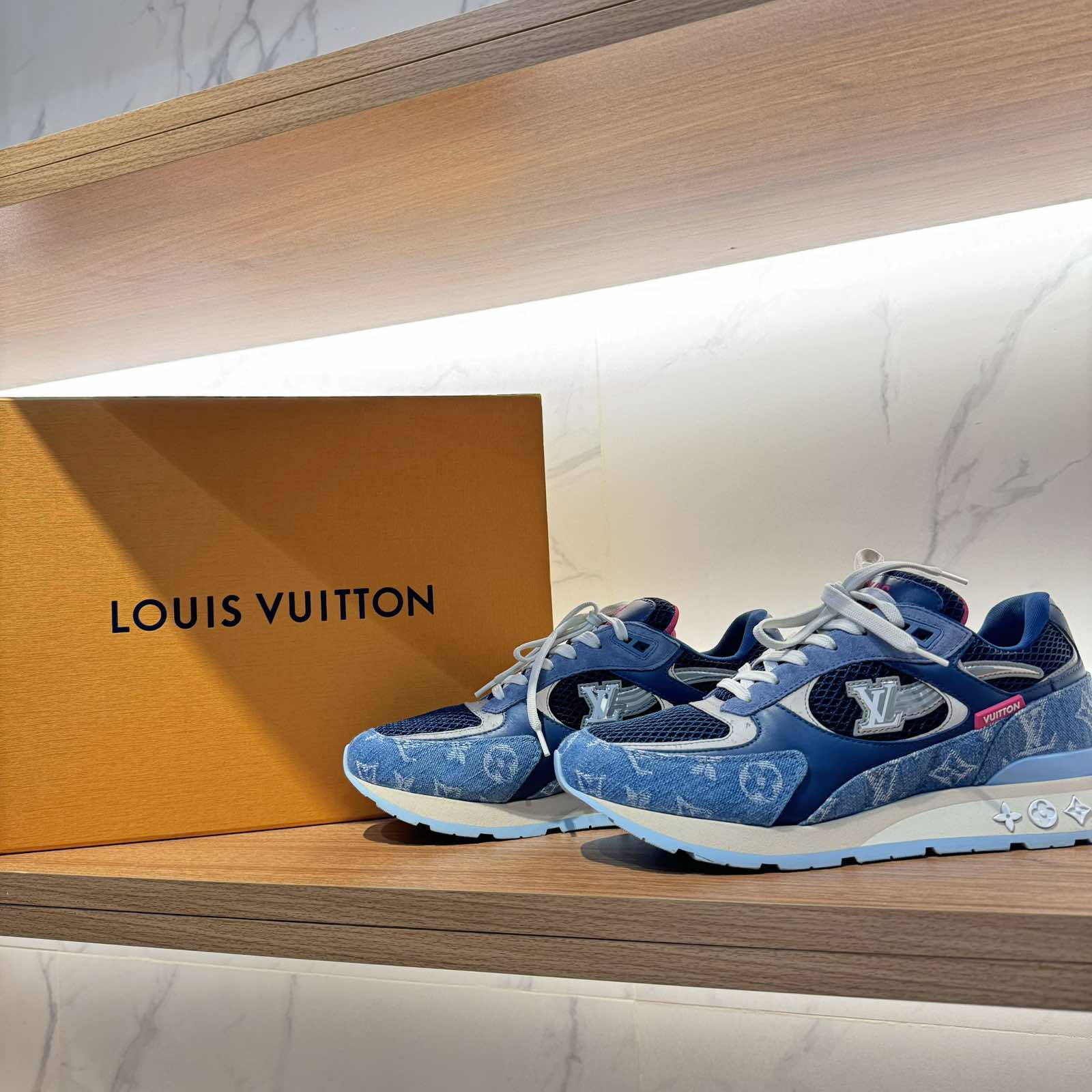 Louis VuittonSNEAKERS SIZE 6 1/2 DENIM G00023 RUNAWAY