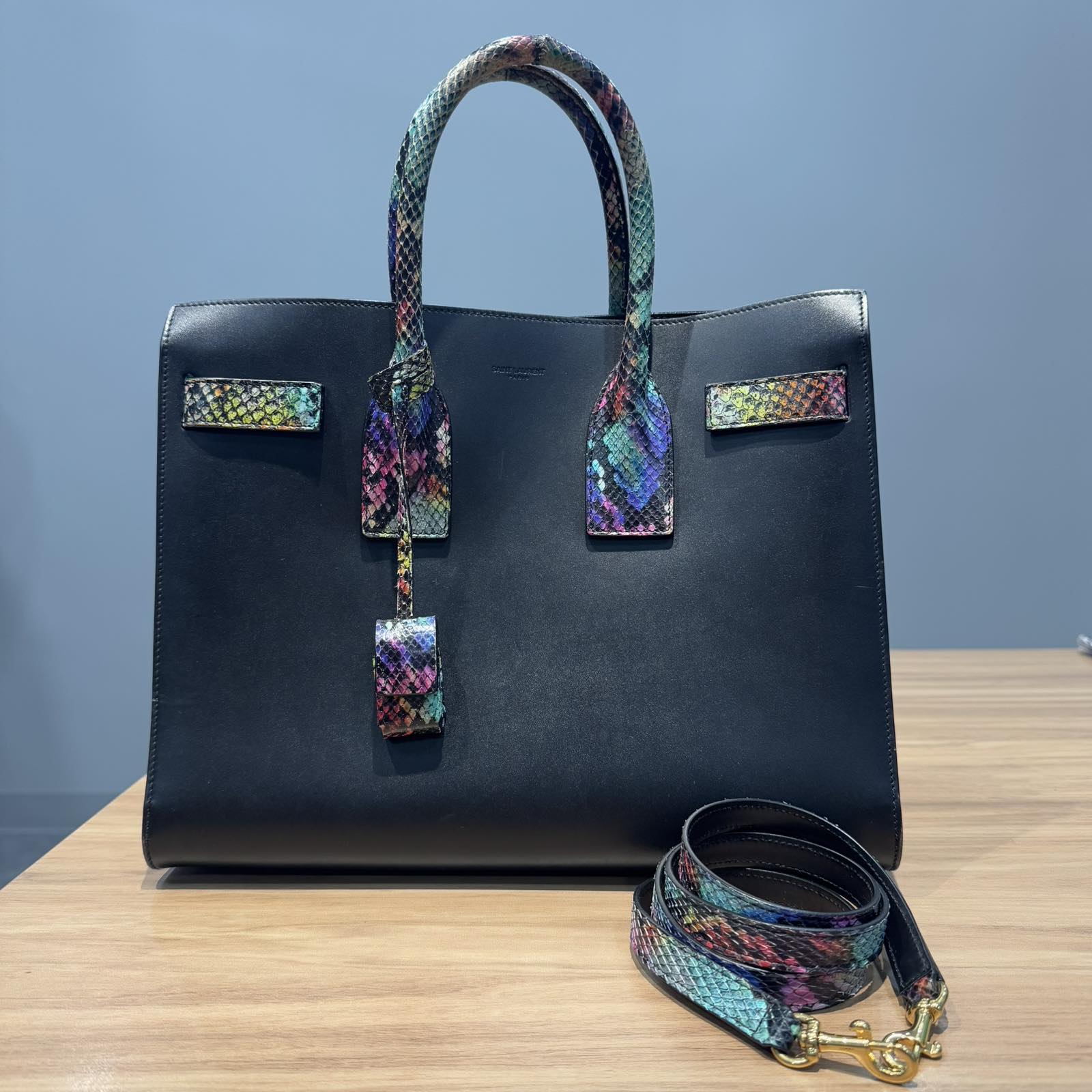 Yves Saint LaurentSAC DE JOUR PYTHON 378299