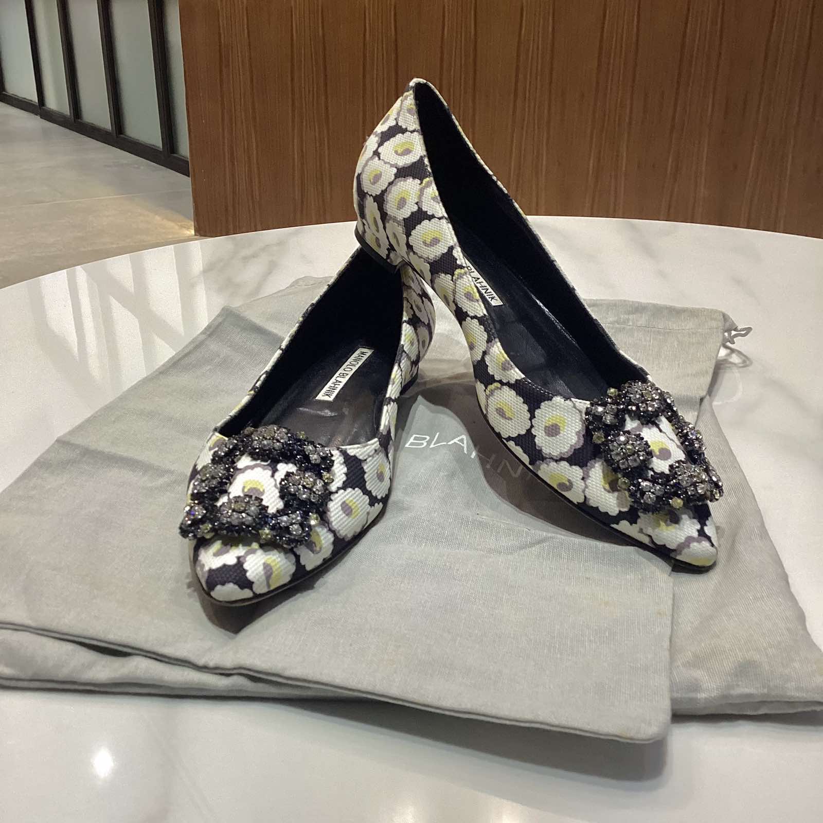 Manolo BlahnikSLIP ONS 