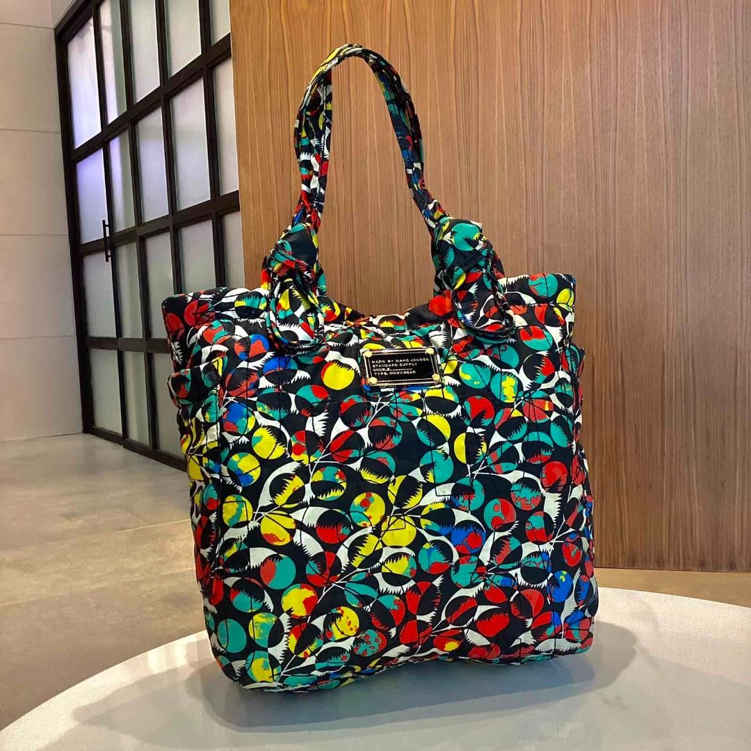 Marc Jacobs NYLON TOTEN