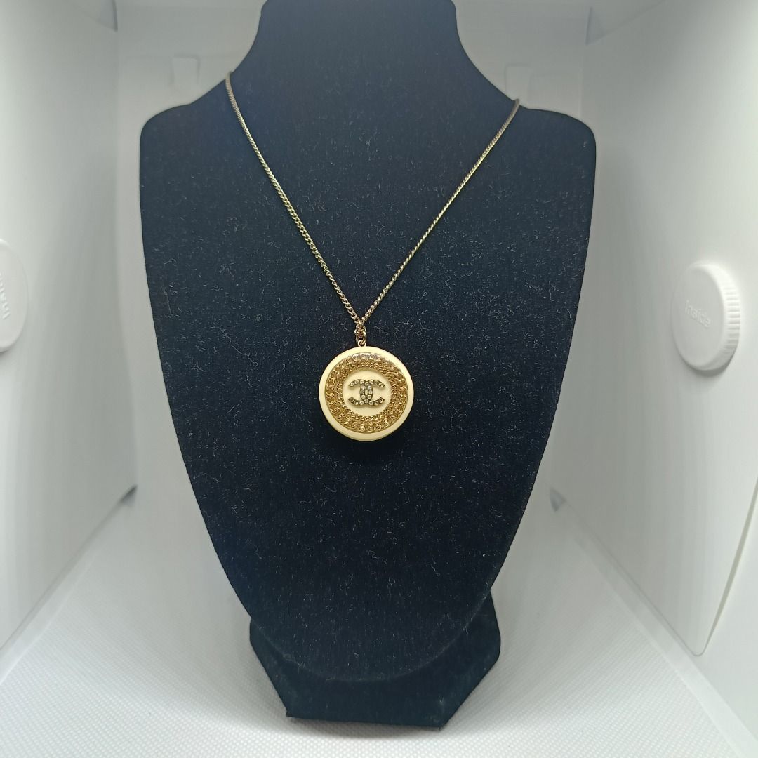 Chanel NECKLACE