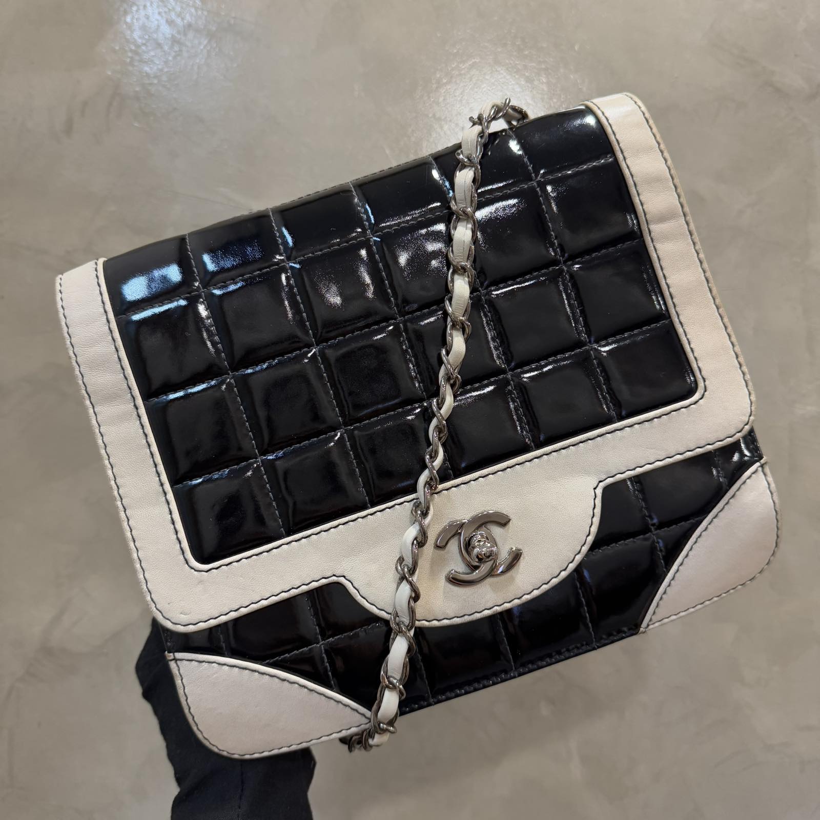 ChanelCHOCOLATE BAR CHAIN