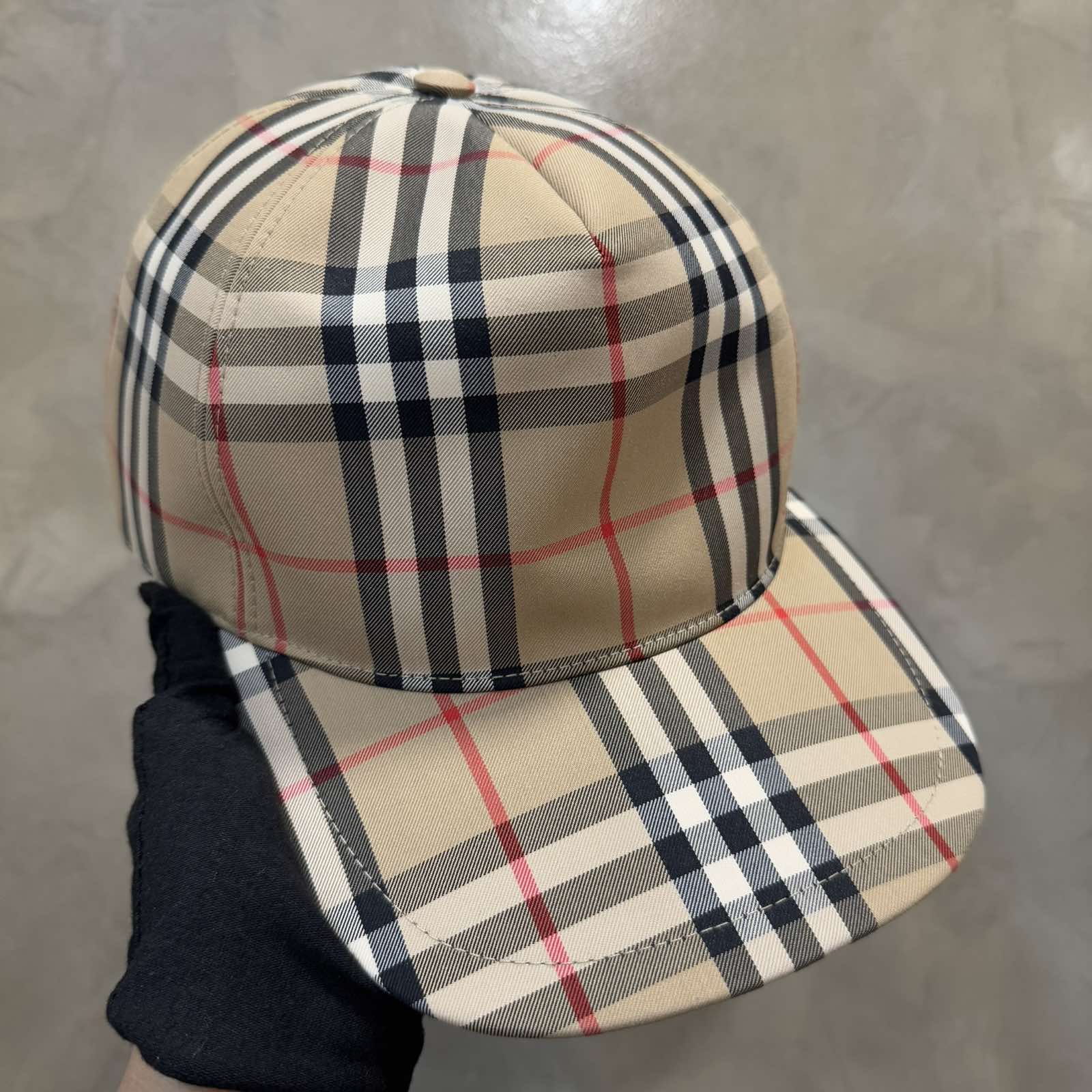 BurberryCHECKERED 