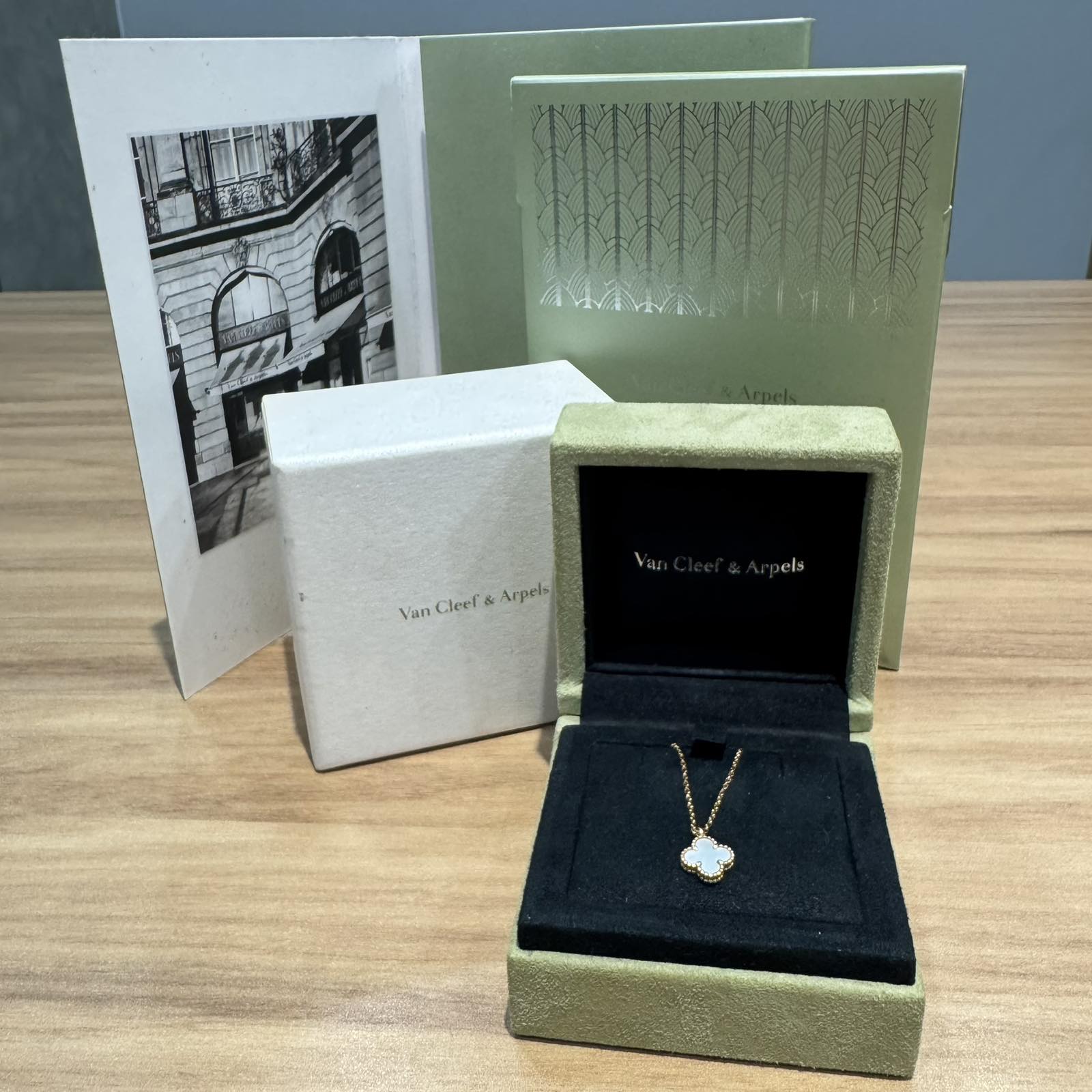 Van Cleef & ArpelsSWEET ALHAMBRA 2.9G YG AU 750 FULL SET