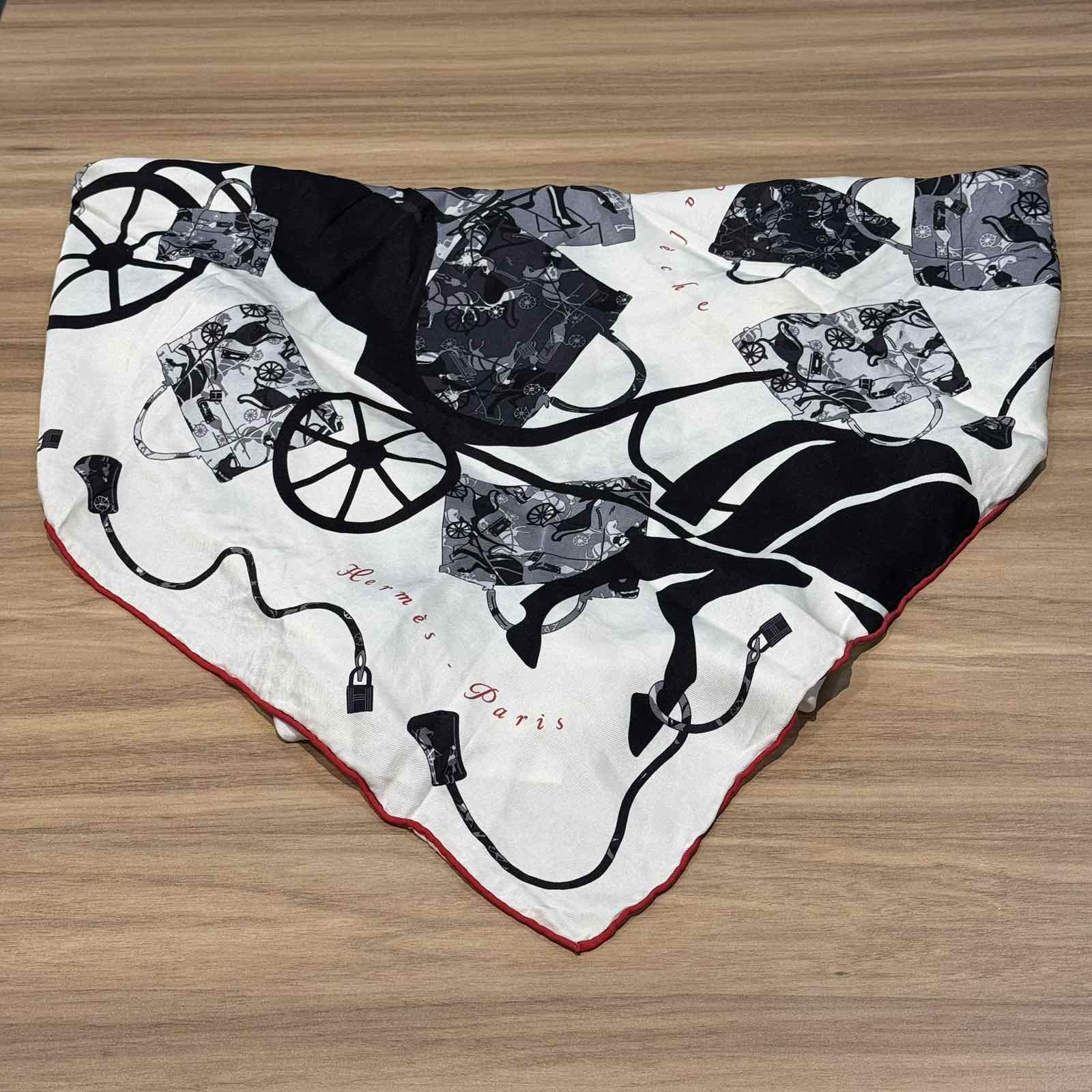 HermesCARRE KEELY EN CALECHE