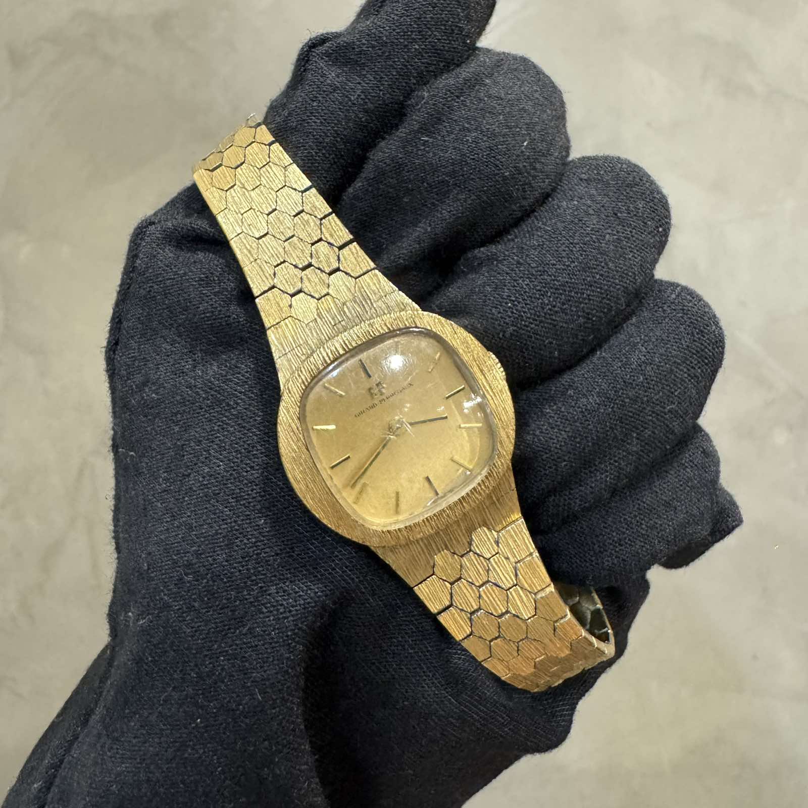 Girard PerregauxGOLD-PLATED