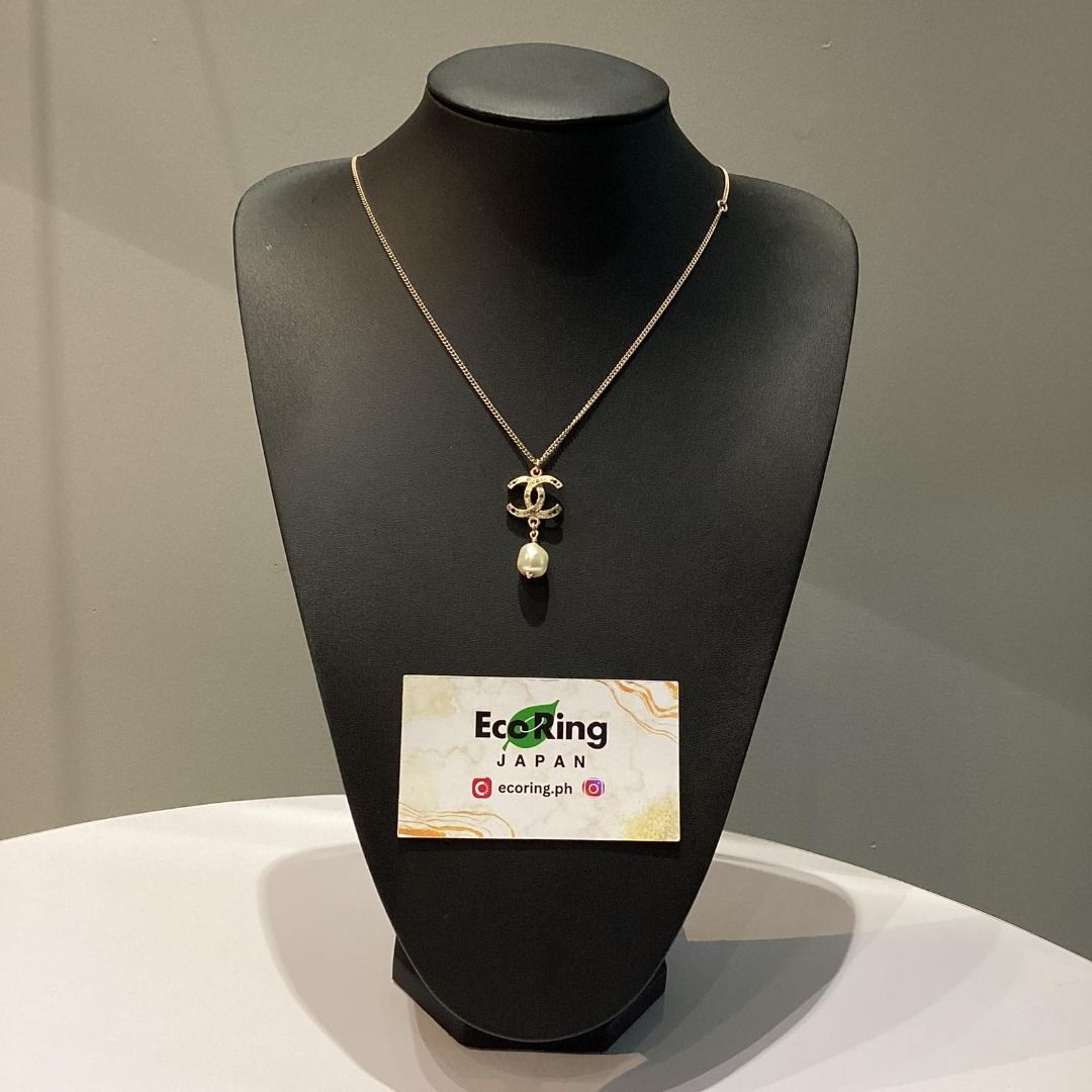 Chanel NECKLACE WITH PEARL DESING