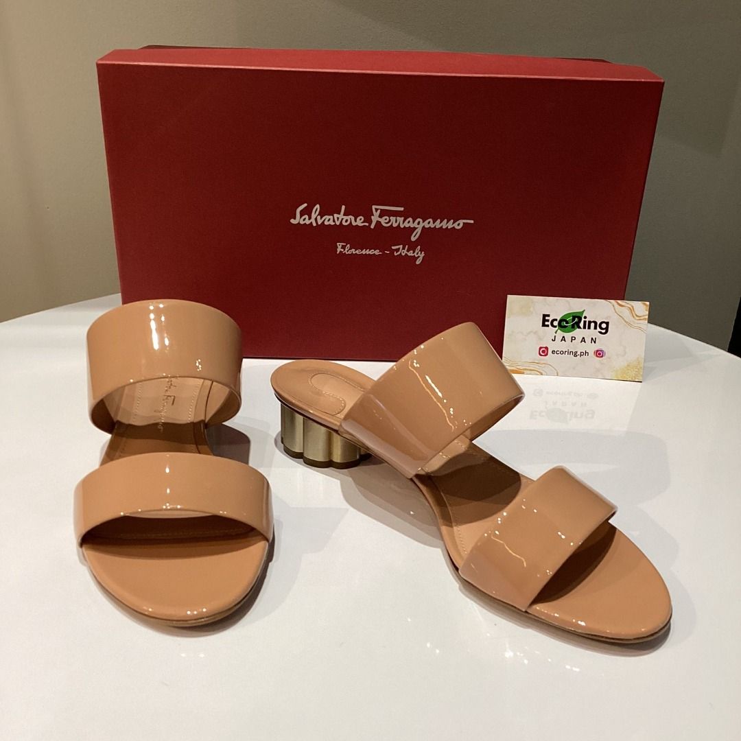 FerragamoNUDE PINK PATENT SIZE 5 1/2