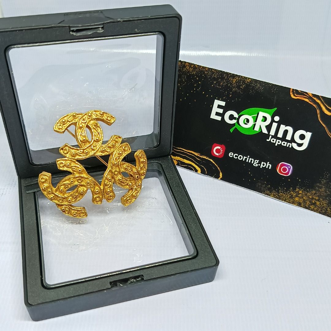 Chanel94 A BROOCH GOLD PLATED ONLY