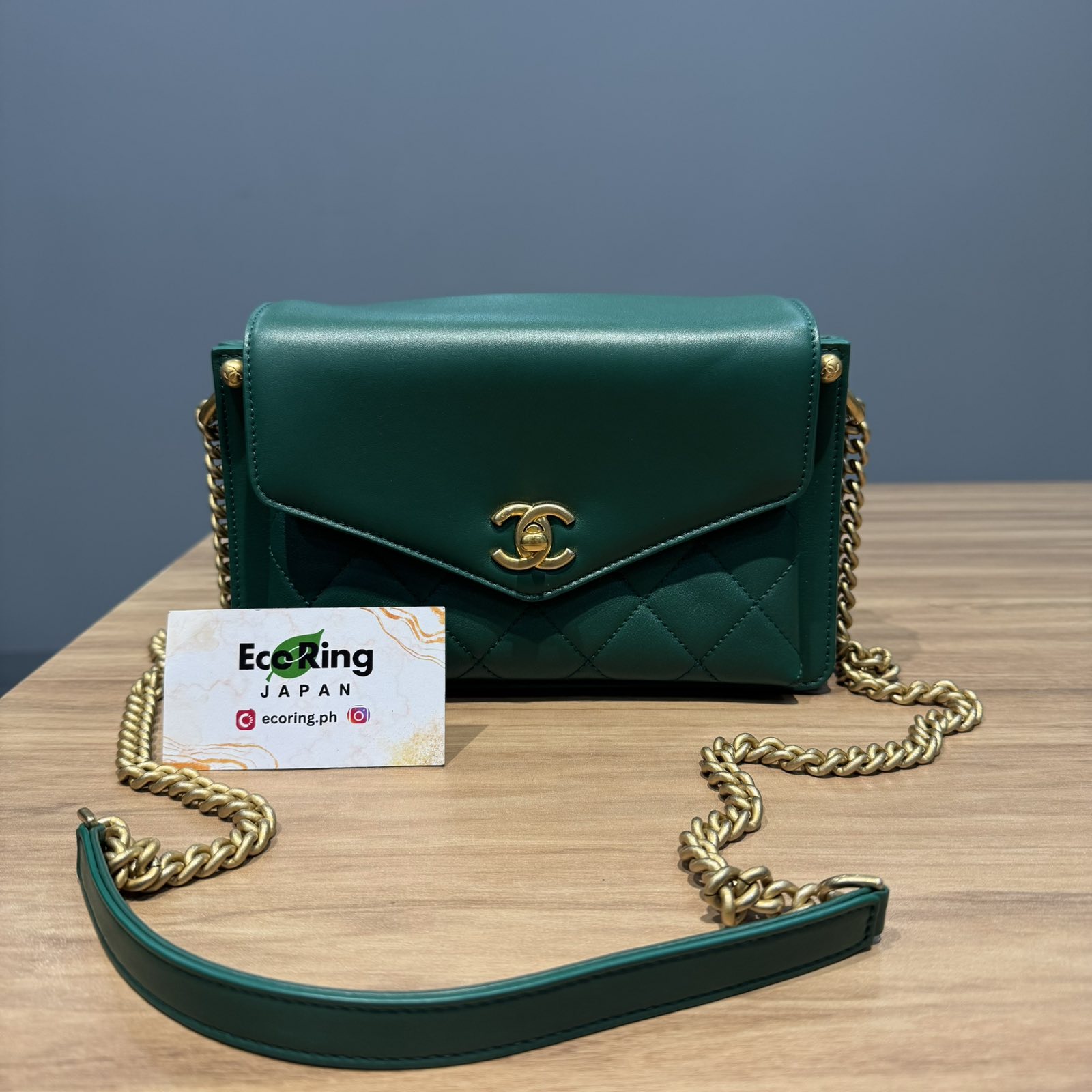 ChanelCALF ENVELOPE FLAP GREEN